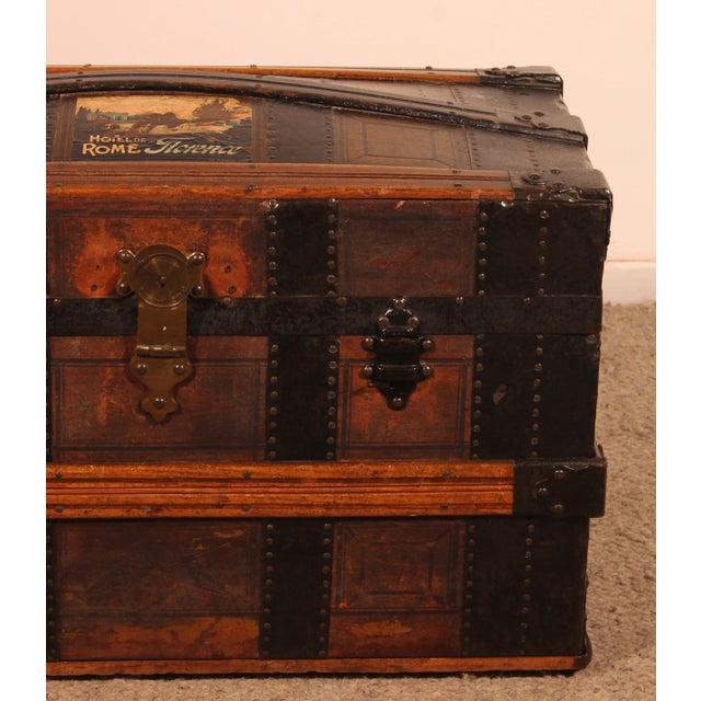 Antique Travel Trunk in Leather and Wood, 1890s For Sale - Image 3 of 15