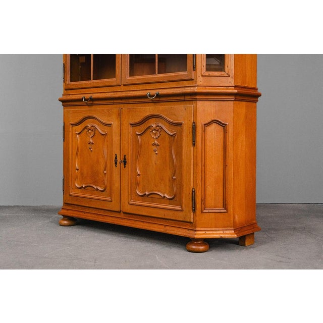 Vintage Display Cabinet in Oak and Solid Wood For Sale - Image 17 of 18