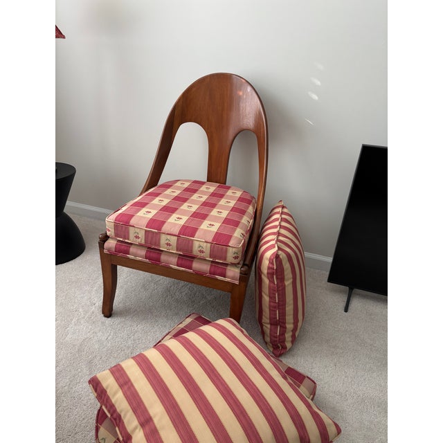1960s Pair of Mid-Century Modern Spoon-Back Chairs For Sale - Image 5 of 8