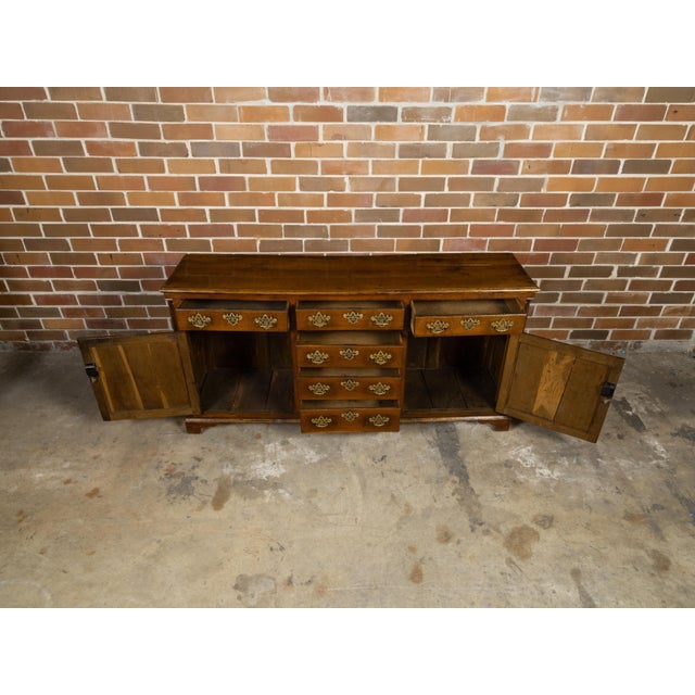 English 1820s Georgian Period Oak Dresser Base with Doric Semi Columns For Sale In Atlanta - Image 6 of 12