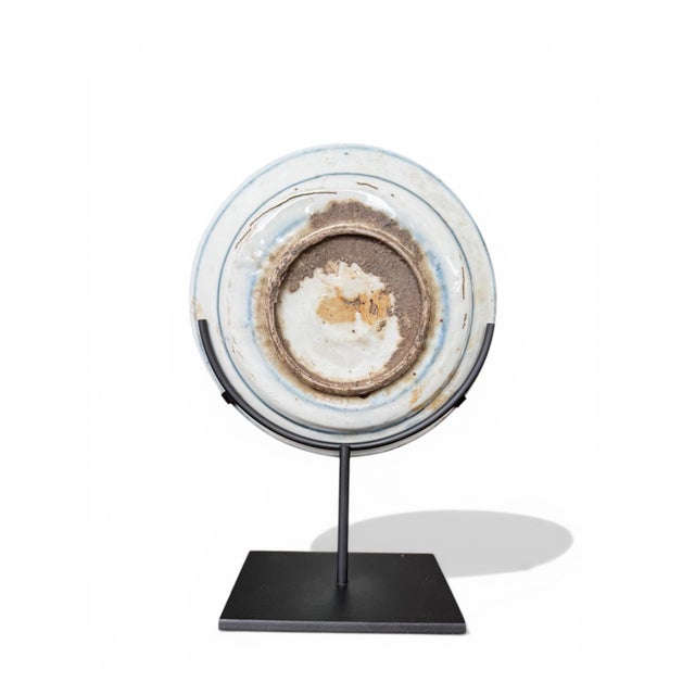 Metal 17th Century Japanese Blue and White Porcelain Plates- A Set of 5 For Sale - Image 7 of 9