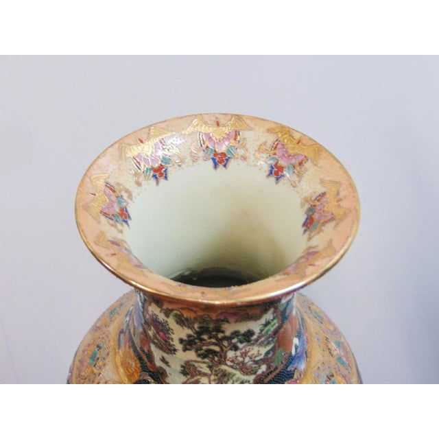 Painted Chinese alcove vase