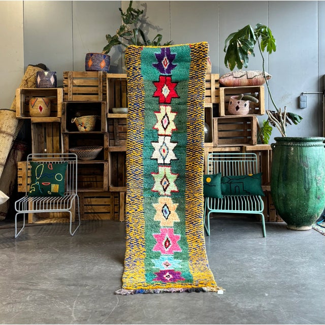 NONE Customs Fees (Due to Vintage Item) Immerse yourself in the rich tapestry of Moroccan culture with this exquisite...