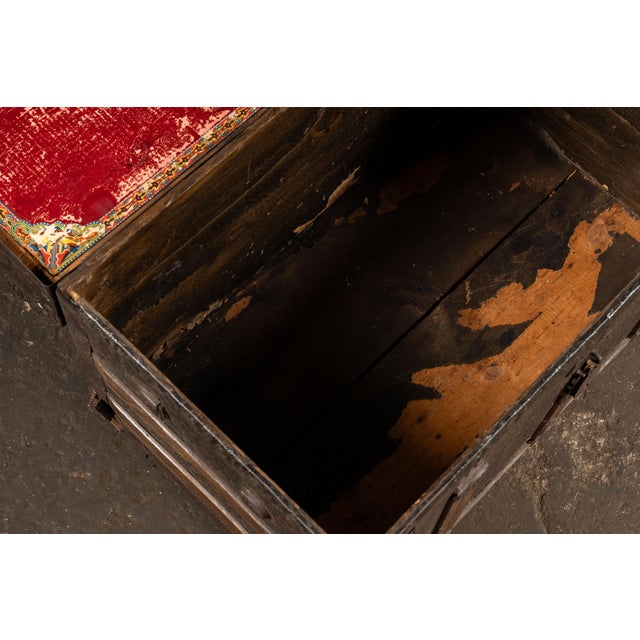 19th Century Immigrant Steamer Trunk With Decorated Interior Partitions For Sale - Image 9 of 11