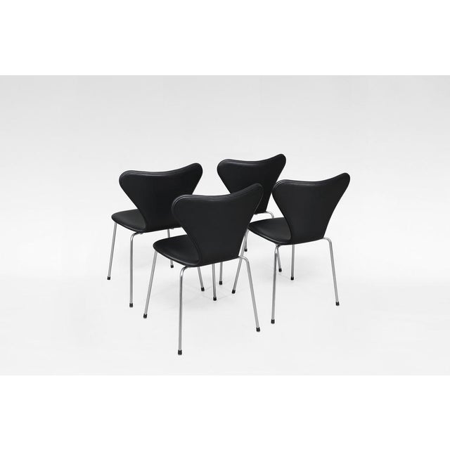 Black Leather Series 7 Dining Chairs by Arne Jacobsen for Fritz Hansen, Set of 4 For Sale - Image 3 of 9