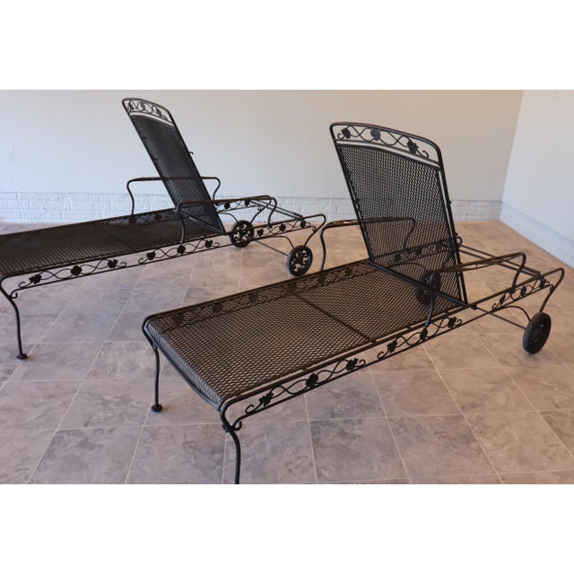 Vintage 1960s Woodard Wrought Iron Chaise Lounges, Pair, Floral Scrollwork, Adjustable, With Wheels, Attributed For Sale - Image 10 of 12