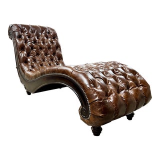 Henredon Chesterfield Mahogany Button Tufted Distress Brown Leather Chaise For Sale