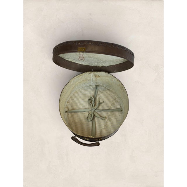 Chocolate English Victorian Faux Bois Leatherette Hat Box For Sale - Image 8 of 12