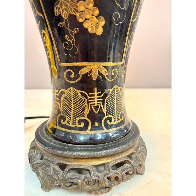 Chinese Early 19th Century Black Glaze and Gilt Chinese Floral Table Lamp For Sale - Image 3 of 10