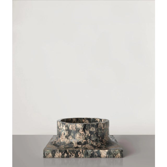 Palazzo v1 vase by edizione limitata. Limited edition of 150 pieces. Signed and numbered. Dimensions: d 29 x w 29 x h 12...