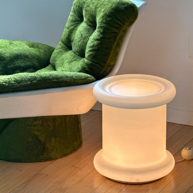 Mid-Century Modern Vintage 1970s Italian Satin Opaline Glass Floor Lamp - Sculptural Illuminated Side Table - Space Age Matte Frosted Glass Pedestal Lamp For Sale - Image 3 of 18
