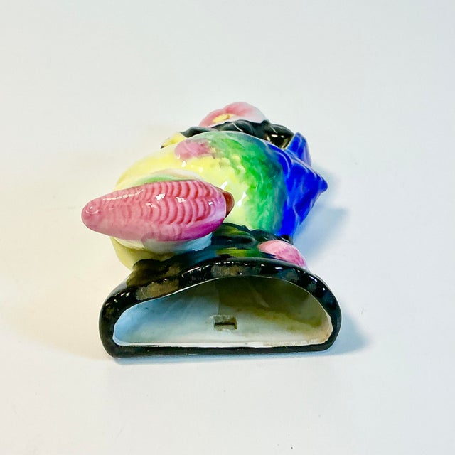 1950s Vintage Japanese Chinoiserie Boho Chic Ceramic Parrot Wall Pocket. For Sale - Image 9 of 13