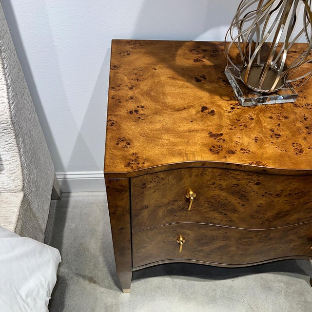 Mid-Century Modern Contemporary Pair of Art Deco Style Burl Nightstands With Serpentine Fronts For Sale - Image 3 of 6