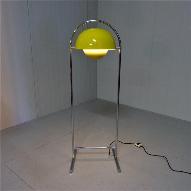 Mid-Century Modern Floor Lamp in the style of Panton, 1960s For Sale - Image 3 of 18