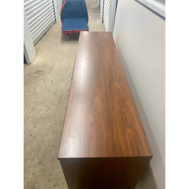 Wood Mid-Century Modern Credenza Attributed to United Furniture . For Sale - Image 7 of 12
