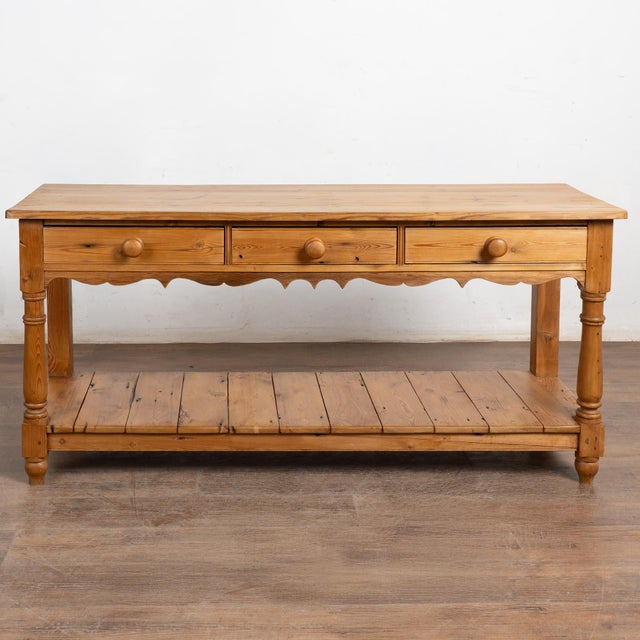 Rustic European 20th Century English Pine Console Table With Shelf For Sale - Image 3 of 13