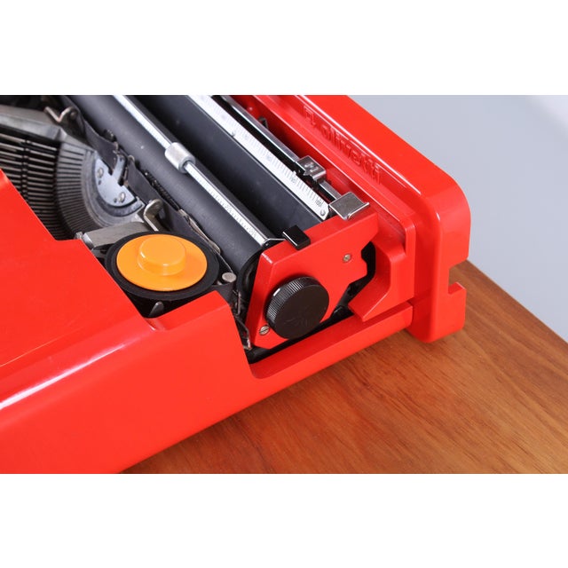 Valentine Red Typewriter by Ettore Sottsass for Olivetti, 1960s For Sale - Image 15 of 18