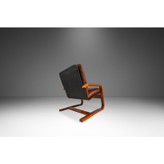 Set of Two (2) Scandinavian Modern Bentwood Lounge Chairs in the Manner of Ingmar Relling, Scandinavia, C. 1980s For Sale - Image 4 of 18