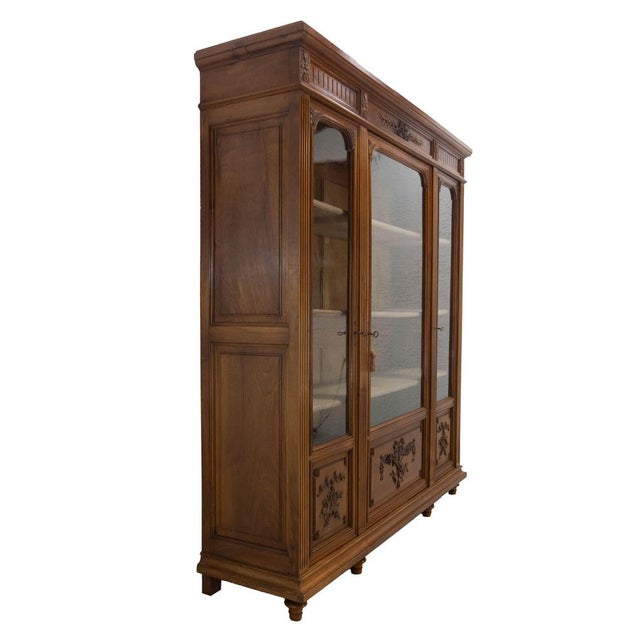 French Louis XVI Oak and Walnut Three Doors Vitrine Bookcase, 1900 For Sale - Image 4 of 18