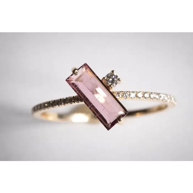 Contemporary 14k Gold Pink Tourmaline and Diamond Ring, Size 7.75 For Sale - Image 3 of 4
