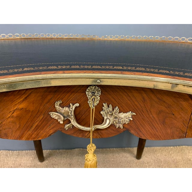 Victorian Kidney Shaped Rosewood Writing Table, 1870 For Sale - Image 3 of 16