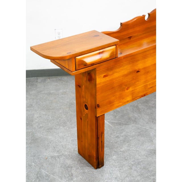 1960s Mid Century Modern Headboard Full Sz Franklin Shockey Pine Nightstand 2 Drawers For Sale - Image 5 of 12
