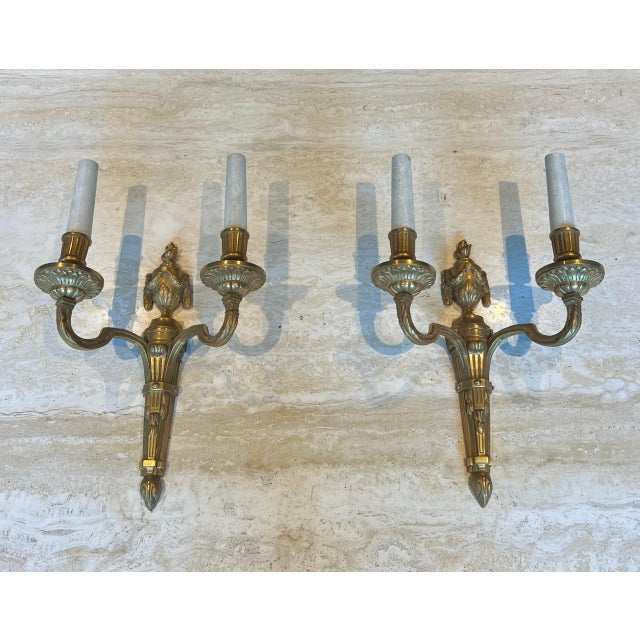French Set of four Louis XVI style bronze wall sconces For Sale - Image 3 of 12