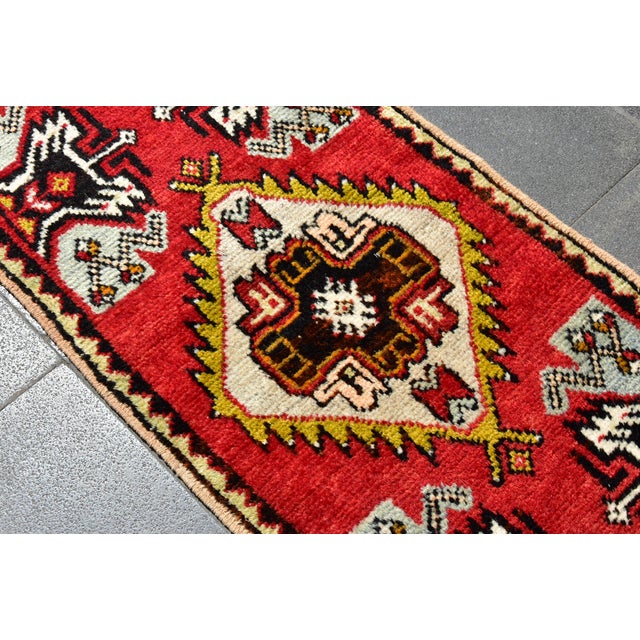 Traditional 1950s Vintage Turkish Handmade Oushak Doormat Rug For Sale - Image 3 of 12