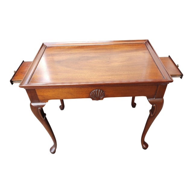 1950s English Mahogany Queen Anne Tray Top Tea Table by Hickory Chair For Sale