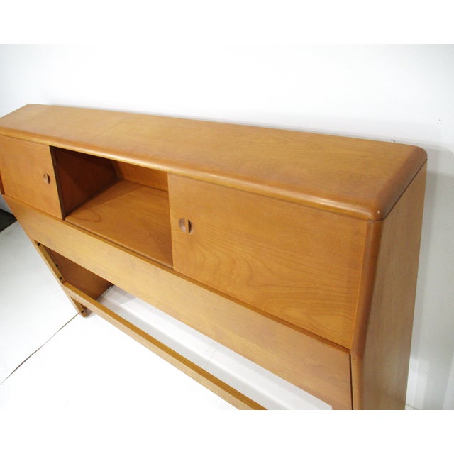 Champagne Sculptura Full Headboard in Champagne #790 by Heywood Wakefield For Sale - Image 8 of 11