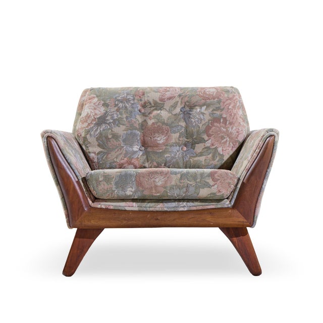 Adrian Pearsall for Craft Associates Mid Century Walnut Lounge Chair This chair measures: 34.5 wide x 34 deep x 27.5 high,...