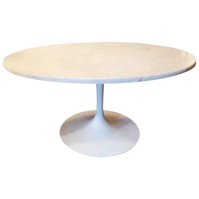 Mid Century Modern Tulip Base Coffee Table With Oval Marble Top