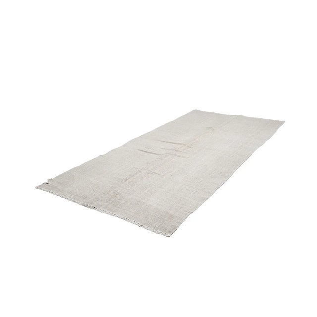 Mid-Century Modern Mid 20th Century Vintage White Hemp Kilim Rug For Sale - Image 3 of 7