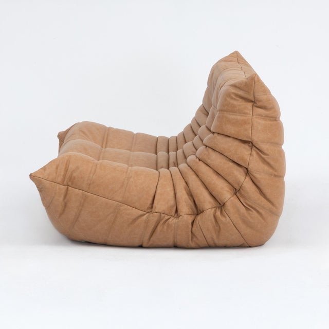 Vintage Ligne Roset Togo 5-Piece Set in Italian Honey Leather - Restored & Authentic For Sale In New York - Image 6 of 18