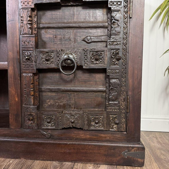 Vintage Hand-Carved Solid Wood Credenza, Sideboard, or Media Console For Sale In Salt Lake City - Image 6 of 16