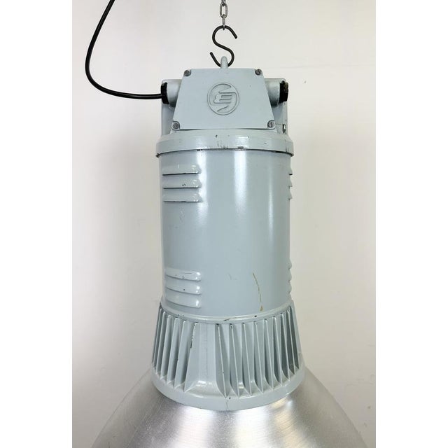 Mid-Century Modern Large Industrial Aluminium Pendant Light from Elektrosvit, 1960s For Sale - Image 3 of 18