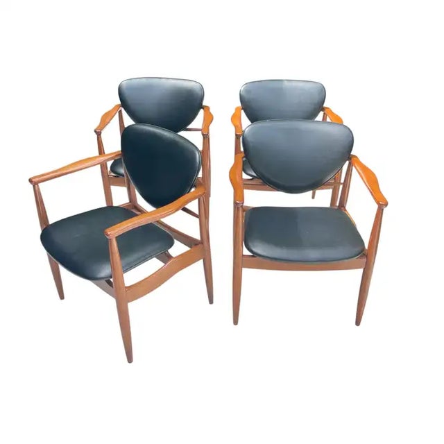 Mid-Century Modern Set of 4 Finn Juhl Attributed Mid Century Walnut Dining Chairs, Denmark, 1950s For Sale - Image 3 of 18