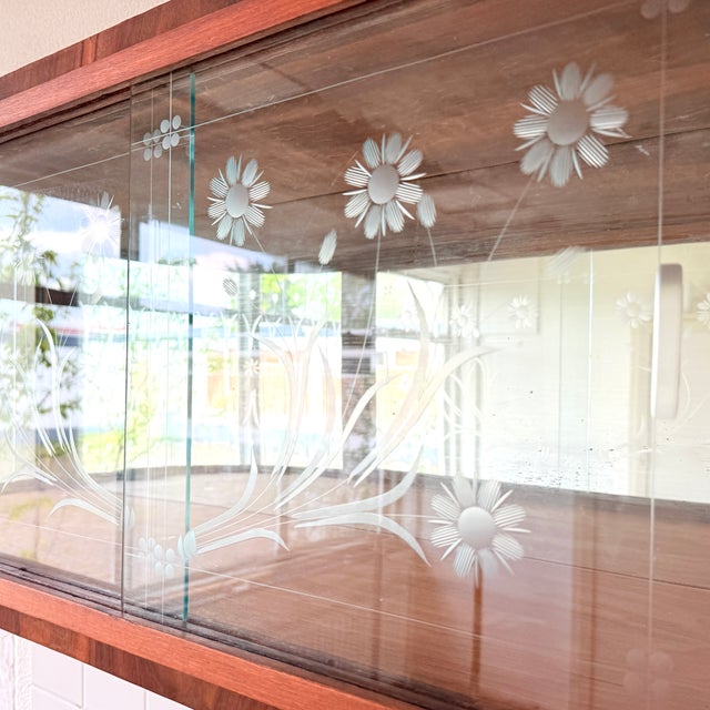 Art Deco Style Wall-Mounted Display Cabinet with Floral Engraving, 1950s For Sale - Image 12 of 15