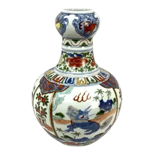 Chinese Gourd Shaped Porcelain Dragon Vase
