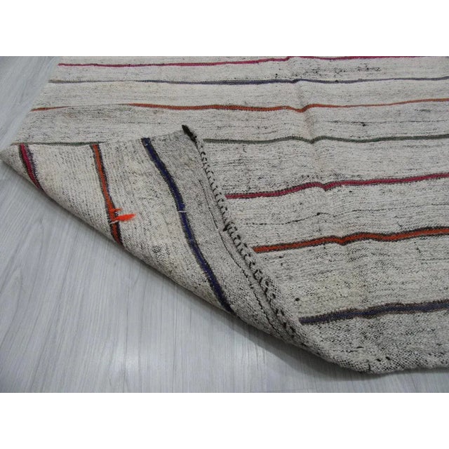 Mid 20th Century Striped Vintage Turkish Kilim Rug - 4′8″ × 8′10″ For Sale - Image 5 of 6