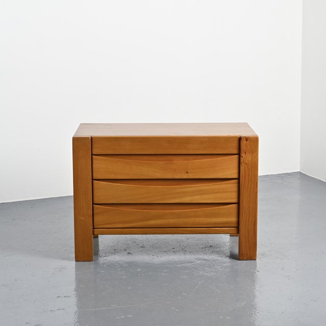 Elegant solid elm chest of drawers by Maison Regain, dating from the 1960s. Rectangular in shape, it features three...