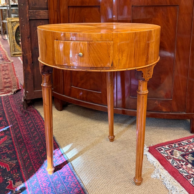 Louis XVI Side Table in Walnut, 1780s For Sale - Image 3 of 12