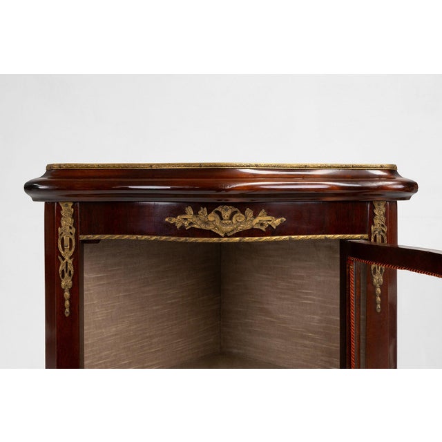 Vintage French Louis XV Style Corner Display Cabinet with Arched Glass, 1950s For Sale - Image 4 of 15