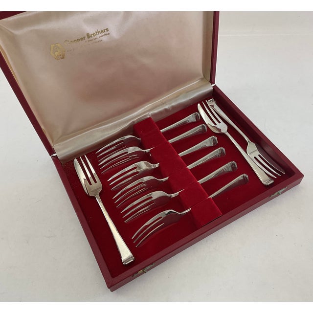 A Vintage New Set of 9 Silver Pastry Forks, Art Deco For Sale - Image 12 of 12