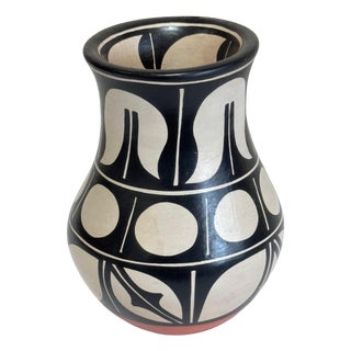 San Domingo (Kewa) Black-on-Cream Pottery Jar by Darrin Aguilar, Circa 1970s For Sale