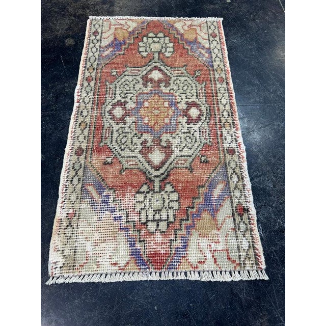 Turkish Yastik Rug 1'6" x 2'7" For Sale - Image 4 of 5