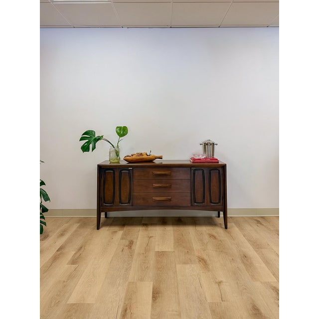 Broyhill Emphasis MCM Credenza Sideboard Rare Vintage Collector Retro Furniture For Sale - Image 10 of 13