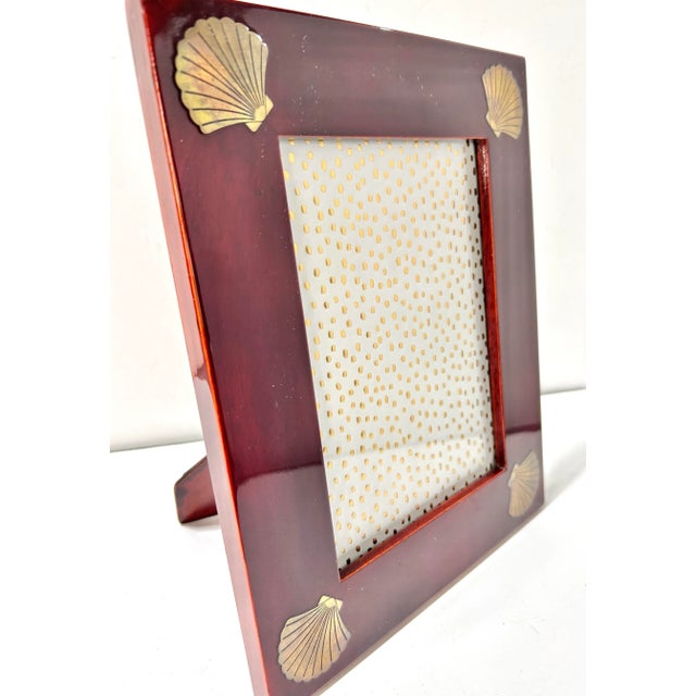 Seashell Brass Inlay Picture Frame – Coastal Clamshell Decor, Hollywood Regency Style For Sale - Image 4 of 9