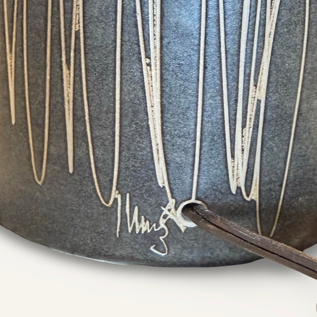 1960s Jane and Gordon Martz Bottle Form Incised Grey and Beige Ceramic Table Lamp for Marshall Studios For Sale - Image 5 of 6