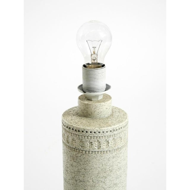 1960s White Rimini Ceramic Table Lamp by Aldo Londi for Bitossi, Italy, 1960s For Sale - Image 5 of 13